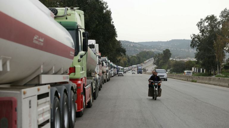 L'Irak et la Syrie rouvrent une route commerciale pour les centaines de camions-citernes coincés par la fermeture du détroit d'Ormuz