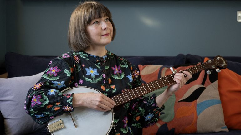 Des musiques générées par l’IA et faussement attribuées à des artistes polluent les plateformes de streaming