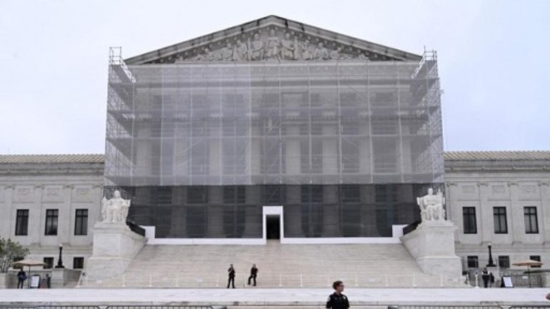 La Cour suprême américaine va examiner le décret de Trump revenant sur le droit du sol