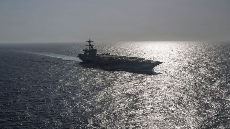 Menaces de suicide, nourriture rationnée ... que se passe-t-il à bord du porte-avions américain USS Abraham Lincoln ?