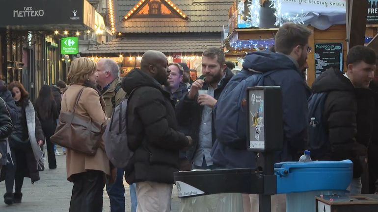 Sécurité sur les marchés de Noël : entre plaisirs et surveillance Sécurité sur les marchés de Noël : entre plaisirs et surveillance