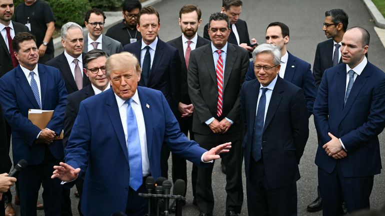 Pourquoi Kim Jong-un peut-il avoir la bombe atomique ? Donald Trump répond : "Parce qu'il m'aime [...] Et moi, je l'aime bien"