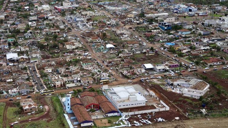 Une tornade fait six morts et plus de 430 blessés dans le Sud du Brésil