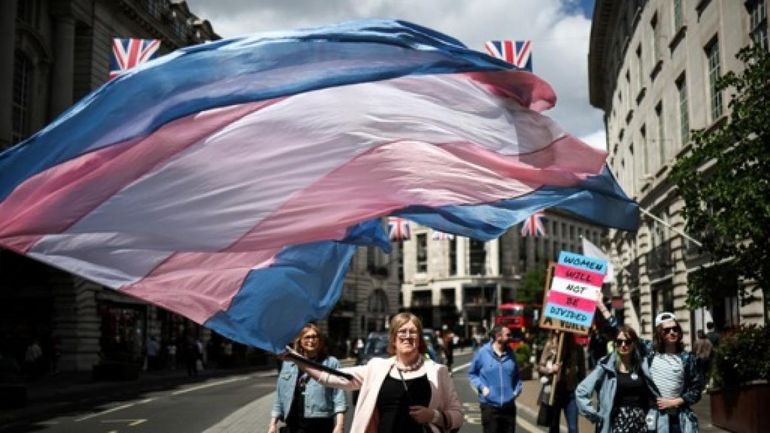 Une nouvelle étude indique que les personnes transgenres et non binaires fortement discriminées en Belgique