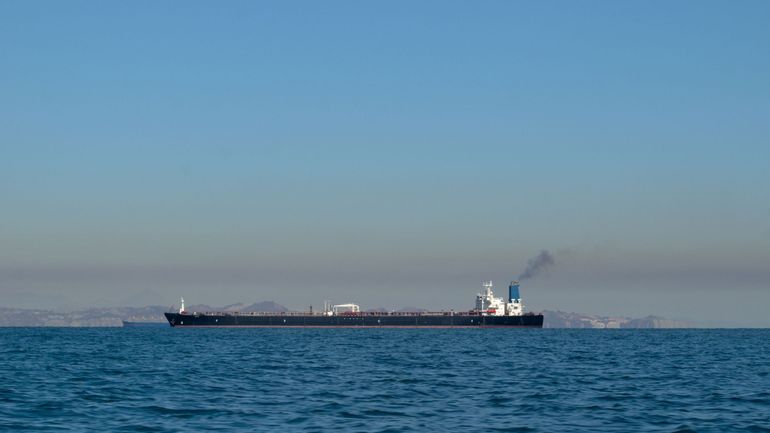 Guerre au Moyen-Orient : un pétrolier traverse le détroit d'Ormuz en gardant son système de traçage allumé