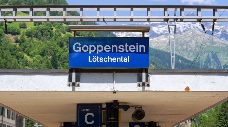 Accident ferroviaire en Suisse : "Probablement" des blessés après le déraillement d'un train dans les Alpes