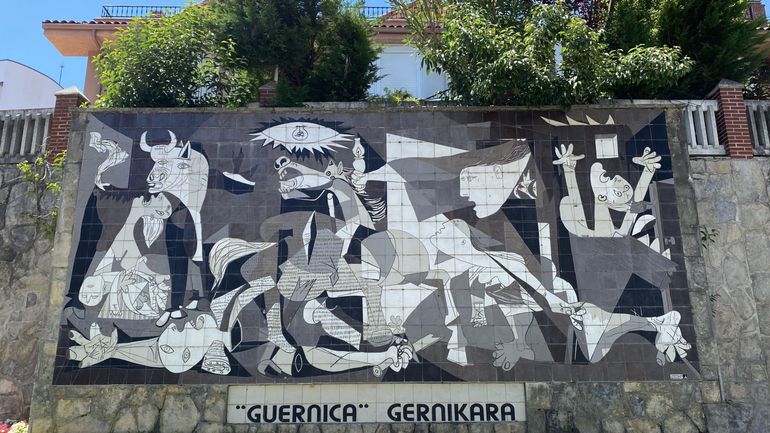 Le président allemand Frank-Walter Steinmeier s’est recueilli vendredi à Guernica