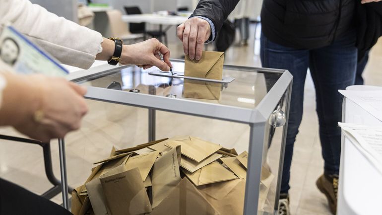 Direct - Élections municipales en France : le RN en forte poussée, percée surprise de LFI