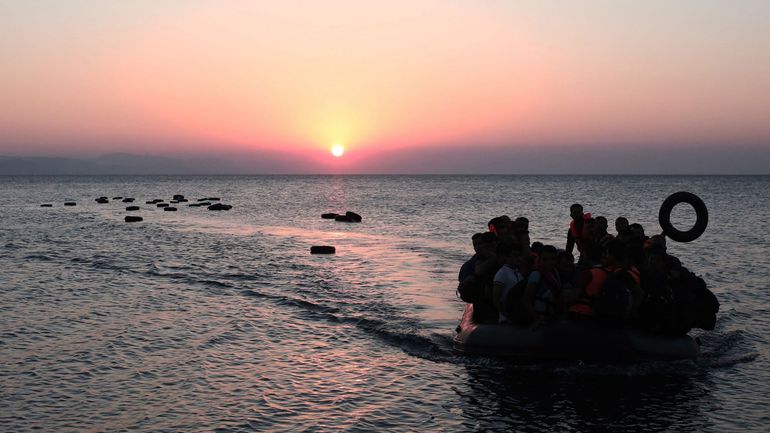 Une embarcation de 15 migrants chavire au large de la Tunisie