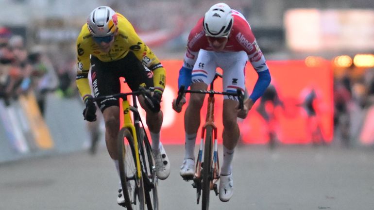 Duel intense à Heusden-Zolder : Wout van Aert battu au sprint par Tibor Del Grosso