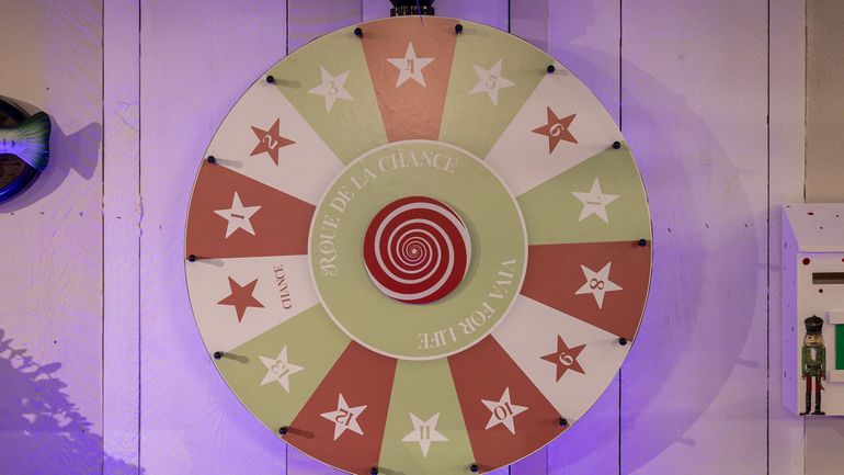 Viva for Life 2025 : découvrez les surprises que le cube réserve à Ophélie, Fanny et Walid Viva for Life 2025 : découvrez les surprises que le cube réserve à Ophélie, Fanny et Walid