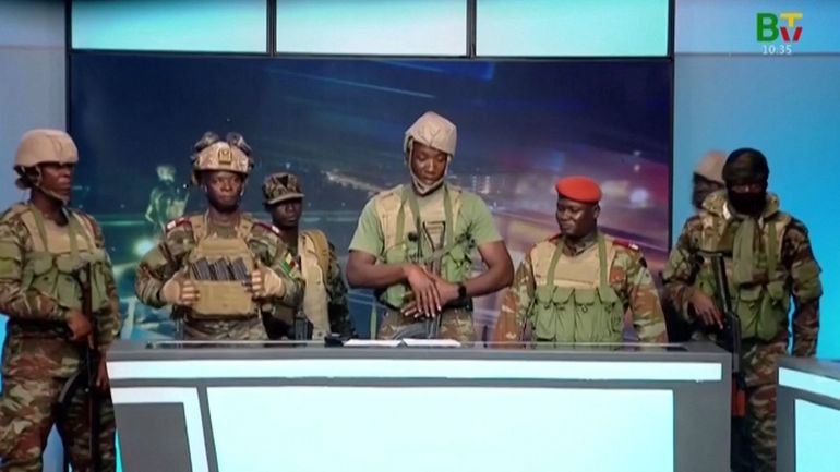 Tentative de putsch au Bénin ? Des militaires affirment destituer le président Talon, l’armée a repris le contrôle dit la présidence Tentative de putsch au Bénin ? Des militaires affirment destituer le président Talon, l’armée a repris le contrôle dit la présidence