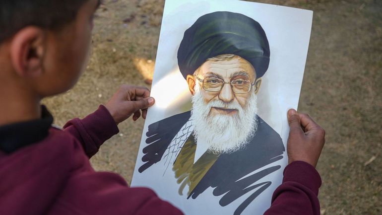 "Mort au dictateur" : l'Iran secoué par une nuit de manifestations malgré la coupure d'internet