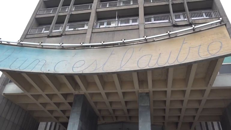 A peine de retour dans leur logement, les habitants de la Tour Kennedy à Liège sont sommés de ne plus utiliser leurs sanitaires