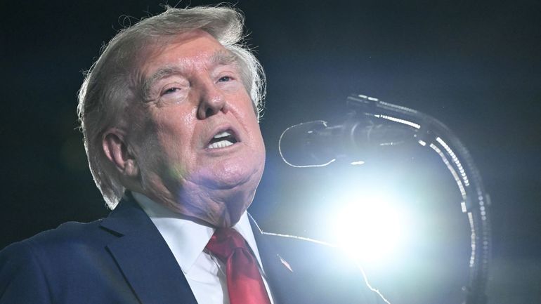 L'Iran "s'effondre complètement", affirme Trump, avant l'annonce de nouvelles sanctions