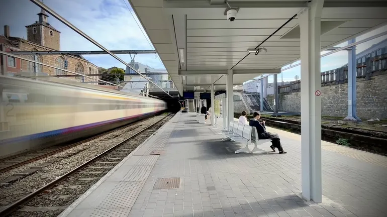 Mise en service de la nouvelle gare de Lige-Saint-Lambert aprs deux  annes de travaux - RTBF Actus