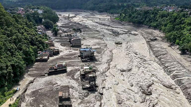 Inondations au Népal : au moins 160 morts et des centaines de touristes portés disparus
