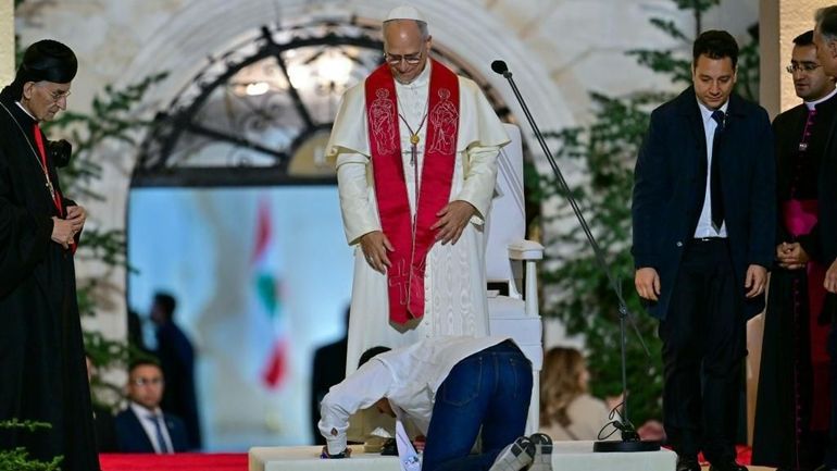 Le pape célèbre une messe en plein air à Beyrouth, moment fort de sa visite