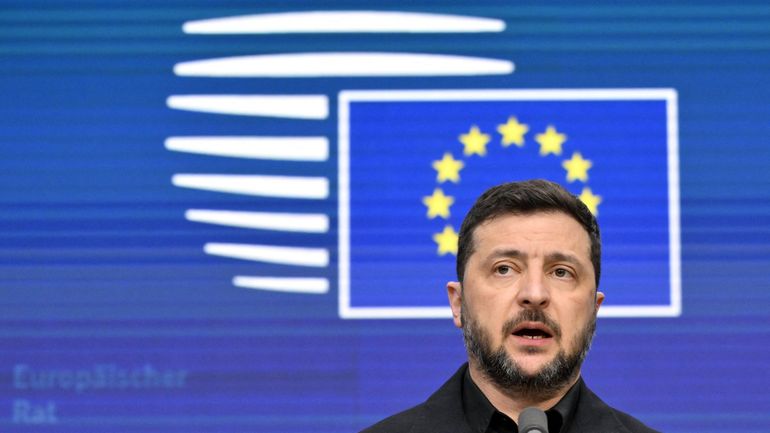 Zelensky, en déplacement au sommet européen à Bruxelles, alerte sur l'urgence de l'aide à l'Ukraine