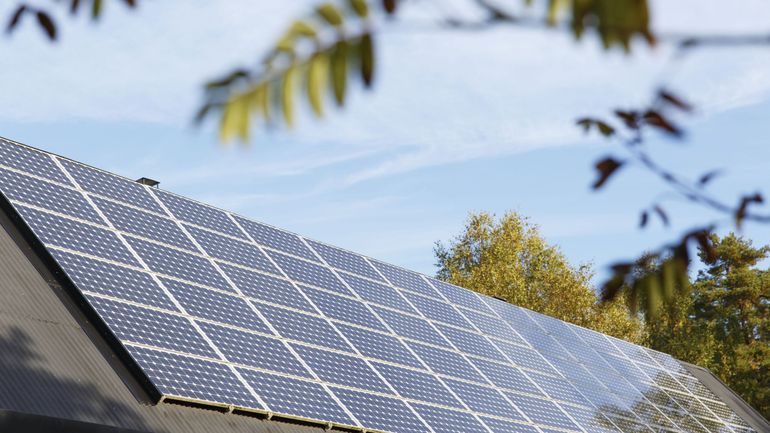 Trop de soleil, trop de tension : pourquoi certains panneaux photovoltaïques fonctionnent par intermittence ?