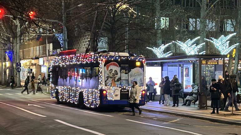 En Moldavie, même les... bus sont illuminés pour Noël (photos)