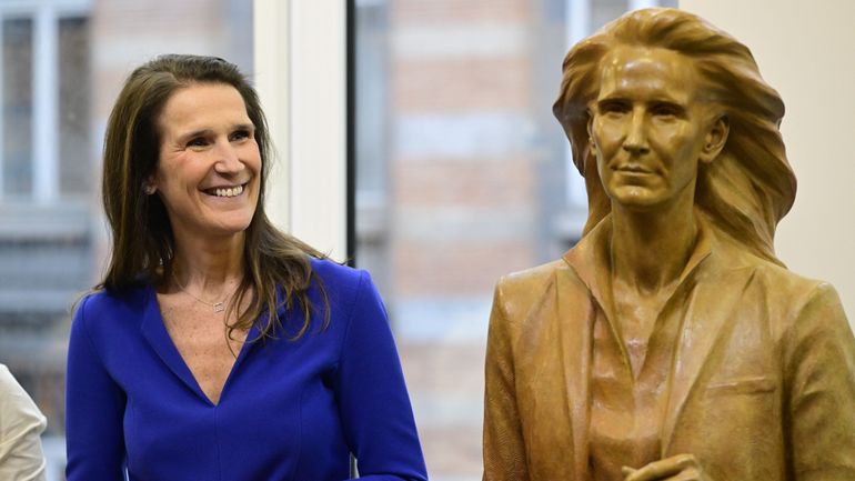 Pour la première fois à la Chambre, le buste d'une Première ministre, Sophie Wilmès