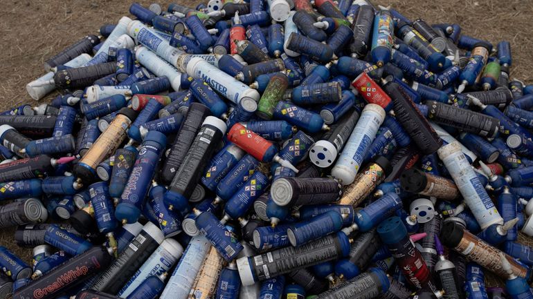 Des milliers de bonbonnes de protoxyde d’azote saisies par la police de Bruxelles/Ixelles volées à Hal