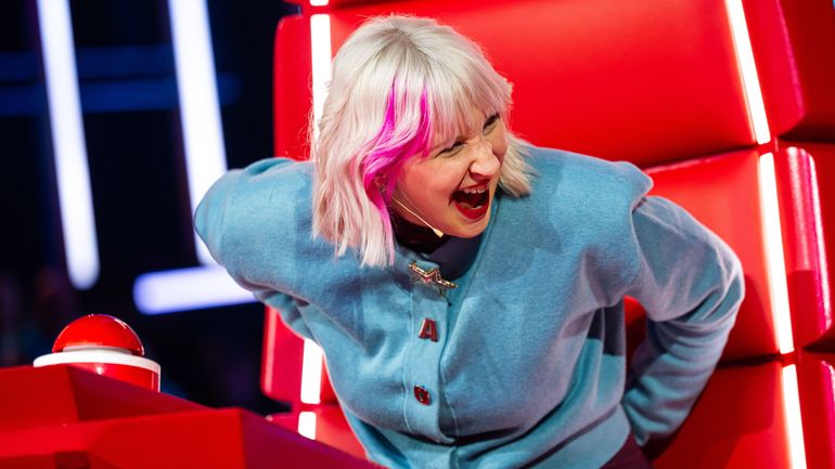 La valise mystère d’Alice On The Roof : l'arme redoutable dans cette saison de The Voice Kids La valise mystère d’Alice On The Roof : l'arme redoutable dans cette saison de The Voice Kids