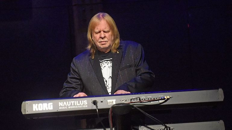 Rick Wakeman : le claviériste de Yes opéré du cerveau avec succès