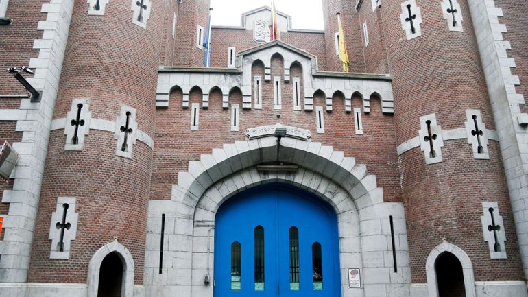 Surpopulation carcérale : "Je ne tire plus la sonnette d’alarme, je crie au secours" lance le directeur de la prison de Mons