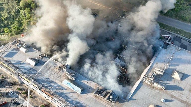 Guerre en Ukraine : le bilan monte à au moins 19 morts et 131 blessés dans une frappe russe sur un centre commercial de Kryvyï Rig