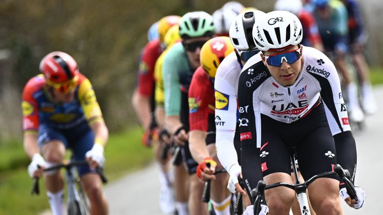 Direct audio - A travers la Flandre : un très beau groupe à l'avant avec Pedersen et Vermeersch, De Lie lâché du peloton