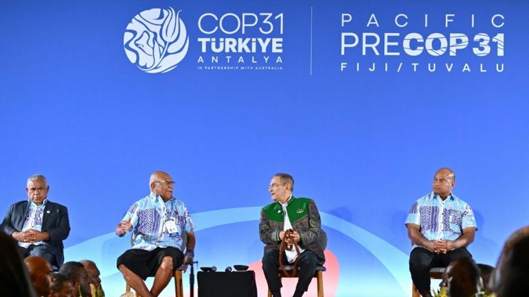 Des dirigeants à Tuvalu pour constater les dégâts du changement climatique