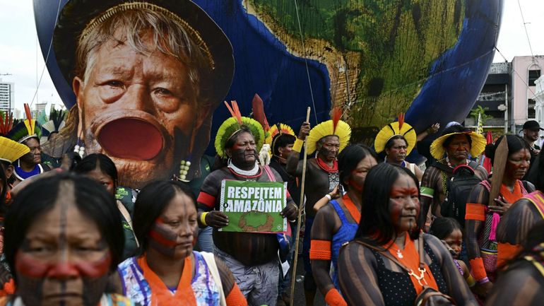 À Belem, des milliers de manifestants pour "faire pression" sur les négociateurs de la COP30
