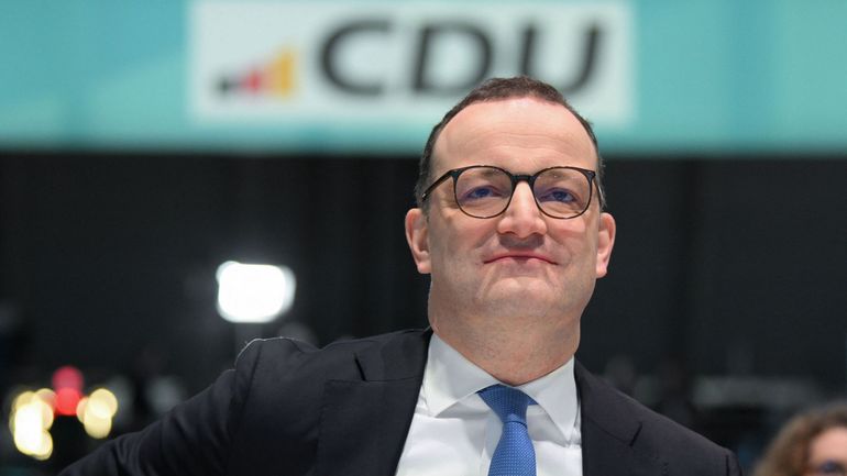 Allemagne : Jens Spahn, chef des députés conservateurs allemands et père d'un enfant né sous GPA, démissionne