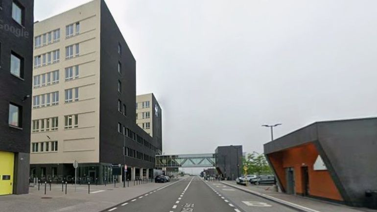 Gilly : après l’incendie de ce dimanche, la moitié du service de pédiatrie du Grand Hôpital de Charleroi devrait rouvrir ce lundi Gilly : après l’incendie de ce dimanche, la moitié du service de pédiatrie du Grand Hôpital de Charleroi devrait rouvrir ce lundi