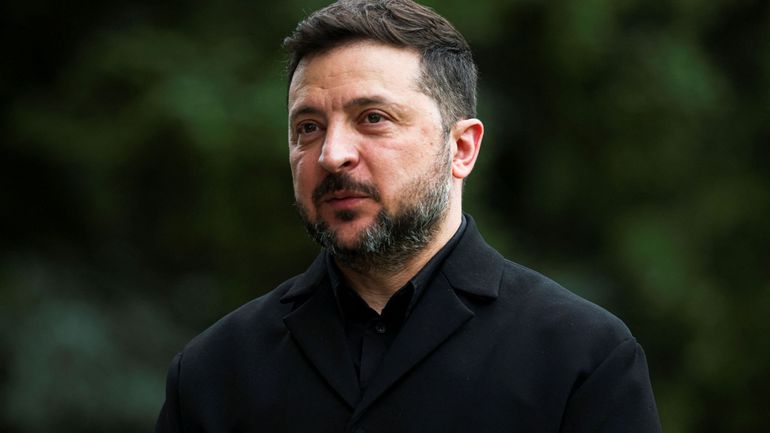 Guerre en Ukraine : Zelensky dit qu'il y a "une forte probabilité" de frappe russe "massive" cette nuit