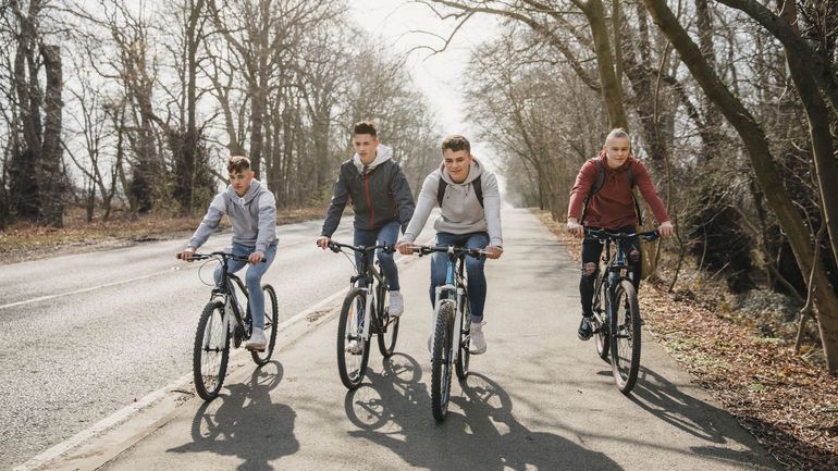 Seuls 3% des élèves wallons de plus de 15 ans vont à vélo à l’école contre 46% en Flandre