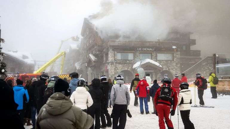 Alpes françaises : un incendie se déclare dans la station de ski de Courchevel, deux hôtels de luxe évacués