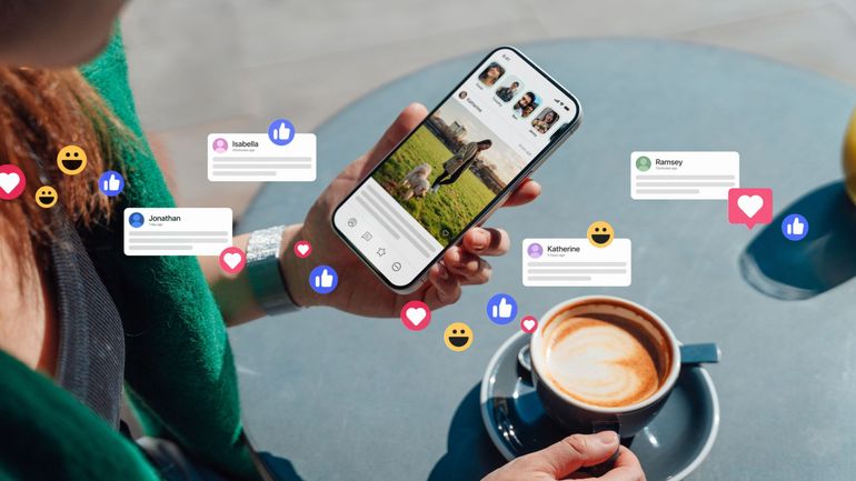 Les réseaux sociaux sont devenus la première source d'information, devant les médias traditionnels, selon le Digital News Report 2026 du Reuters Institute