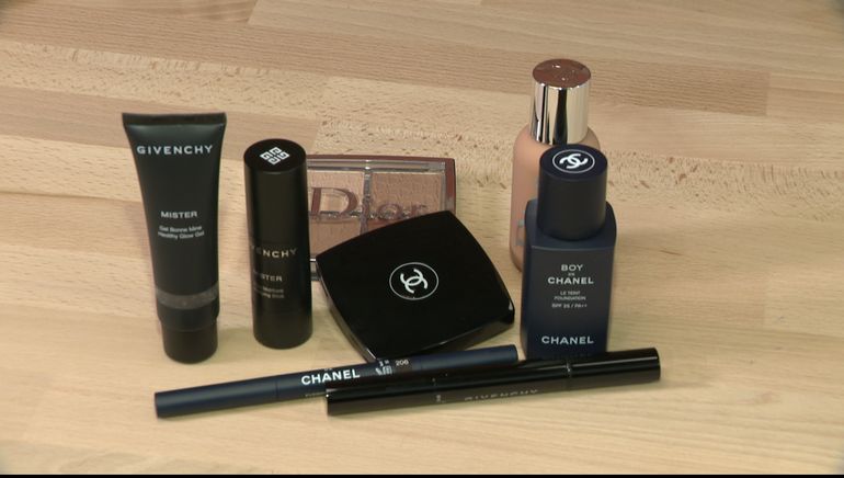 Les grandes marques de maquillage ciblent davantage les hommes 