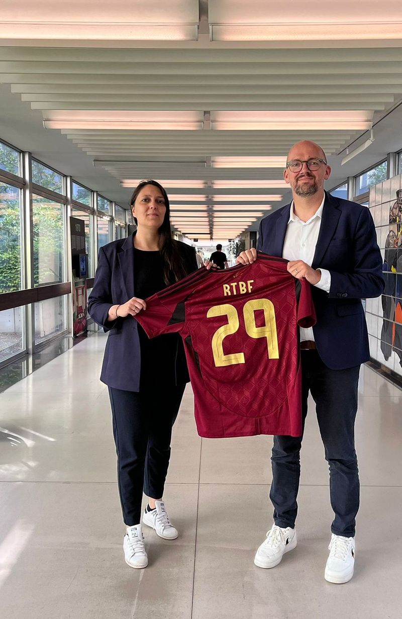 Maillot Des Diables Rouges Rose Nouveau maillot pour les Diables Rouges et les Red Flames : des ...