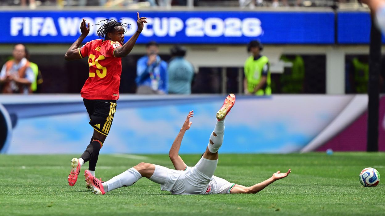 carton-rouge-pour-nathan-ngoy-belgique-iran-auvio