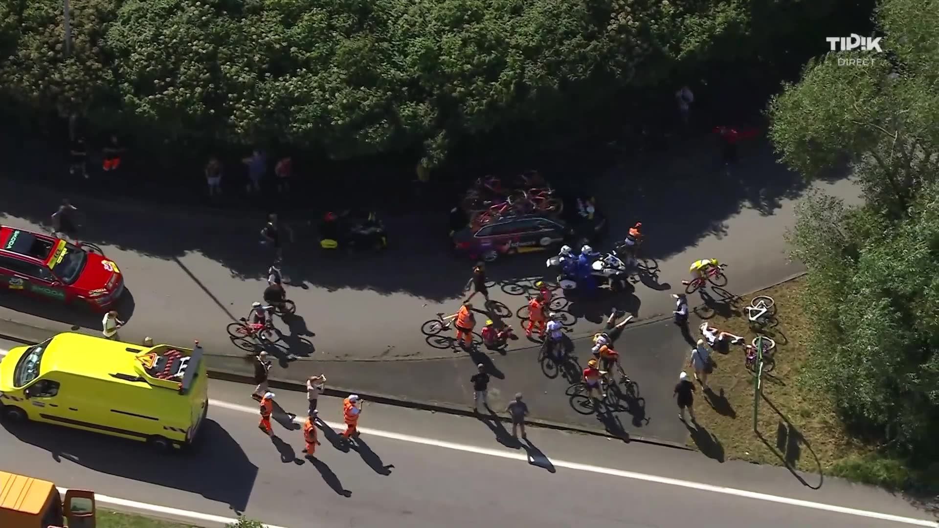 VIDÉO - Tour De France : L'impressionnante Chute Impliquant Bardet Et Froome 7789191632