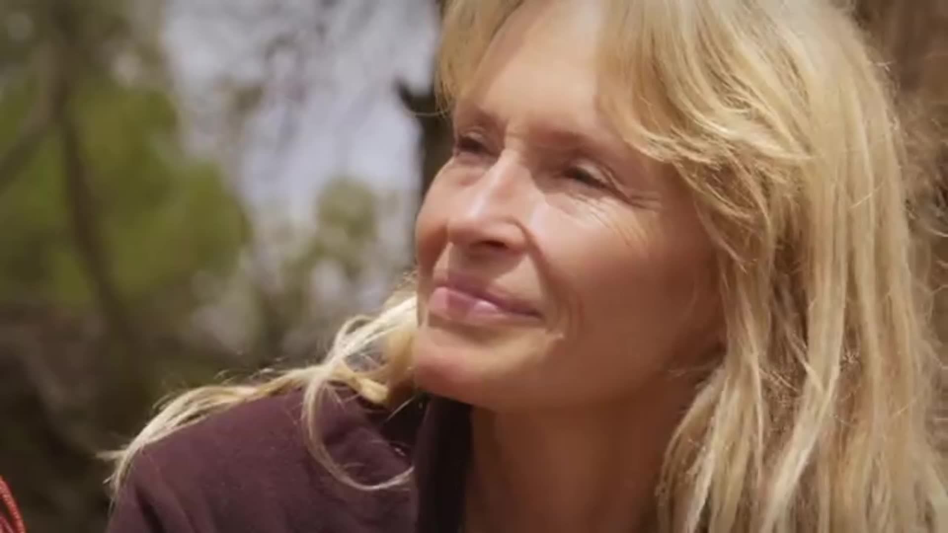 Extrait de "Rendez-vous en terre inconnue" avec Estelle Lefébure