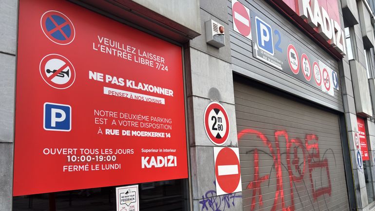 Schaerbeek: un quartier tout entier mobilisé contre les concerts de klaxon d'un grand magasin d'ameublement